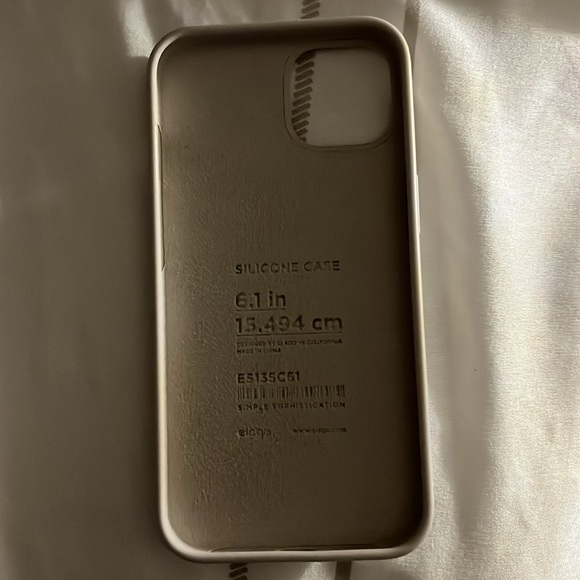 iPhone 13 case - Picture 2 of 2